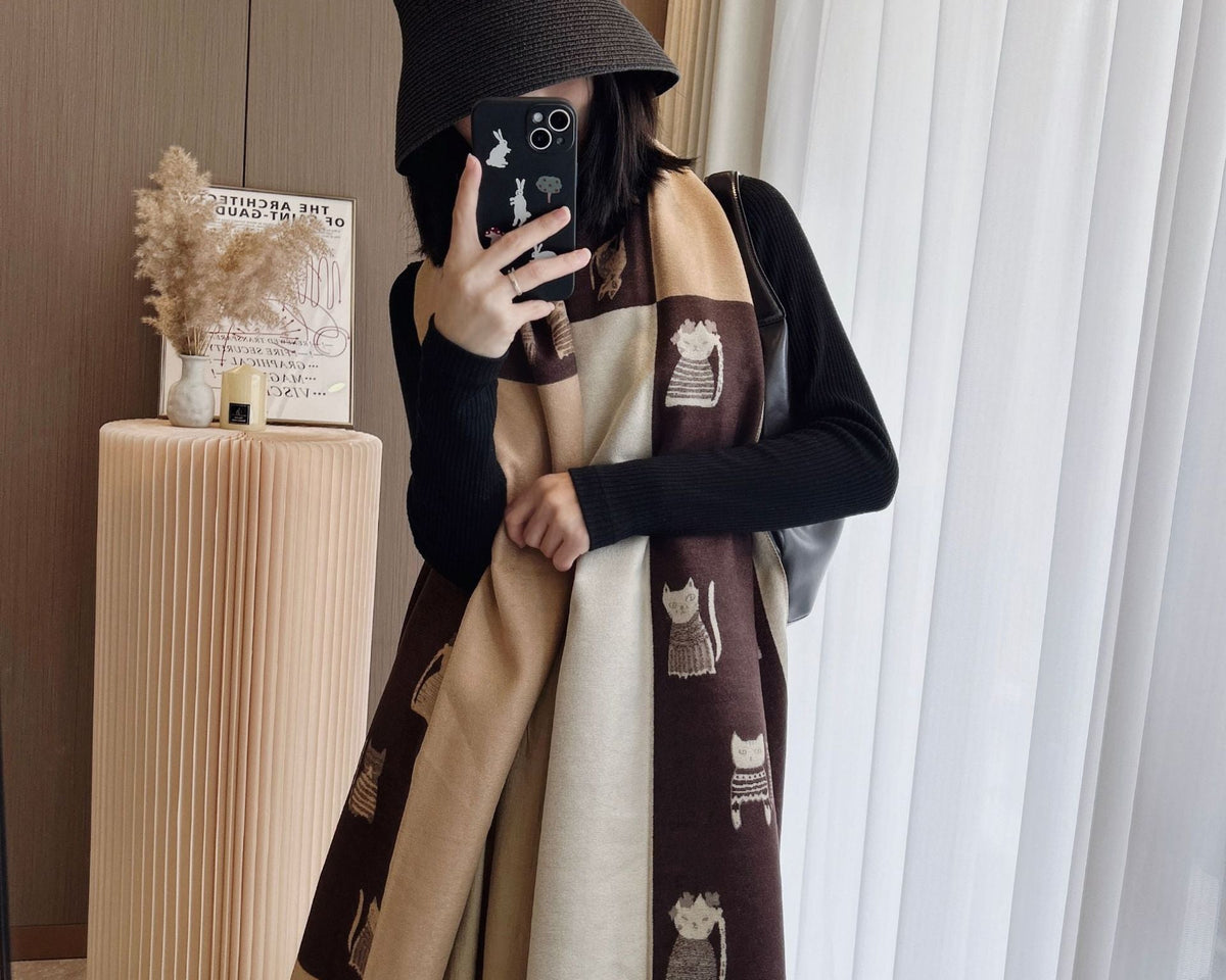 Cute Kitten Plaid Cashmere-Feel Shawl Scarf – Cozy Contrast Color Wrap for Women